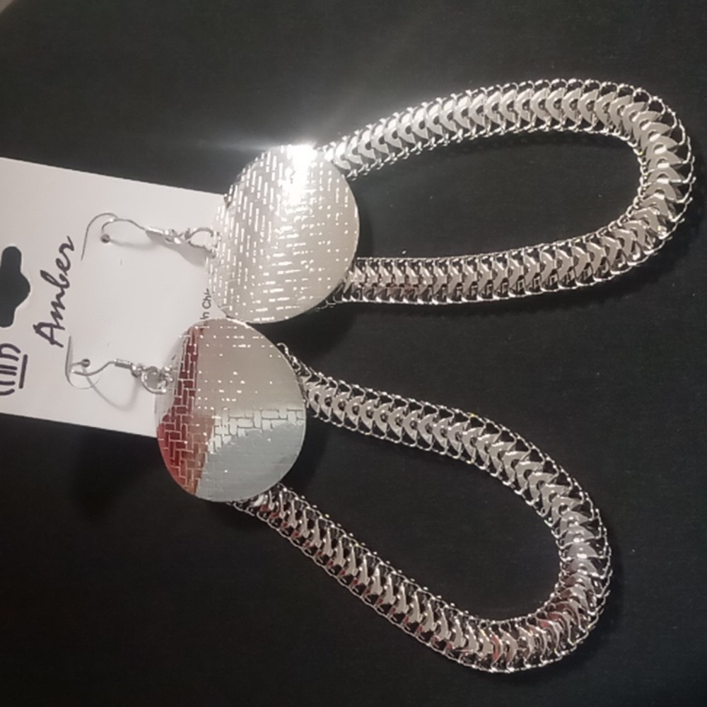 Amber free flowing chain drop earrings